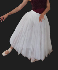 Bailarina de mujer en danza de gracia de rendimiento de tutú blanco